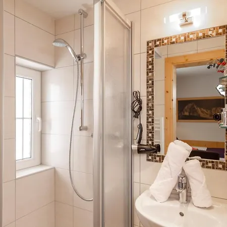 Enzian Guest house 3*