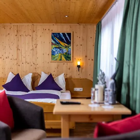 Enzian Guest house 3*